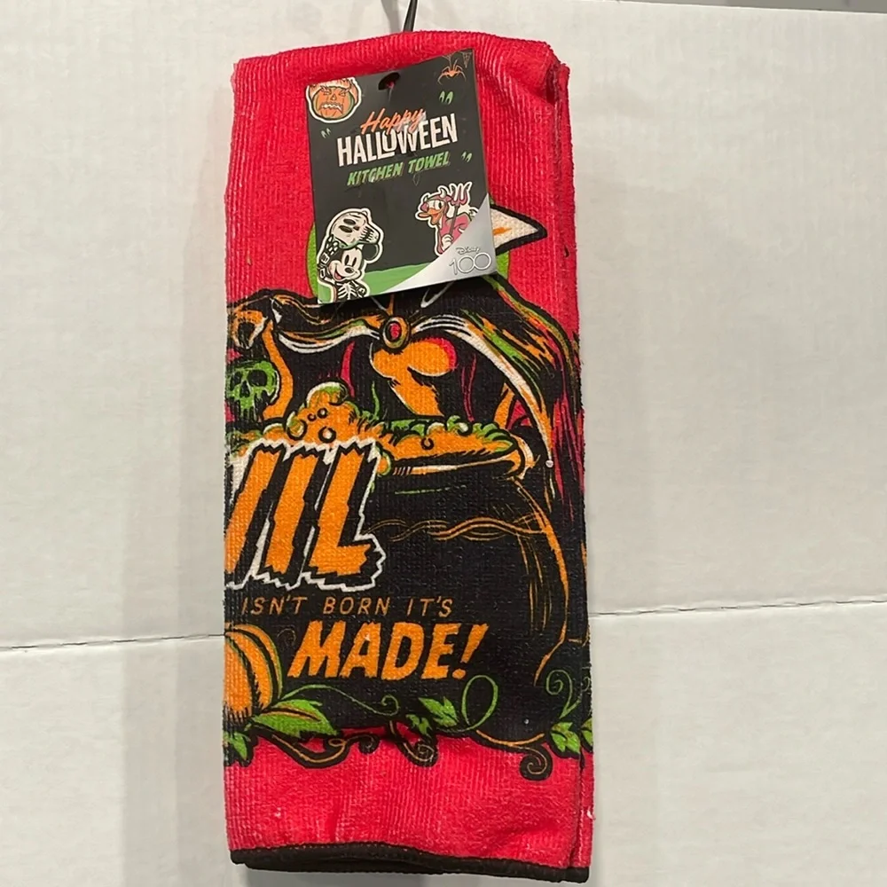 NEW Disney kitchen towels Halloween Evil Isn’t Born‎ It’s Made Set of 2